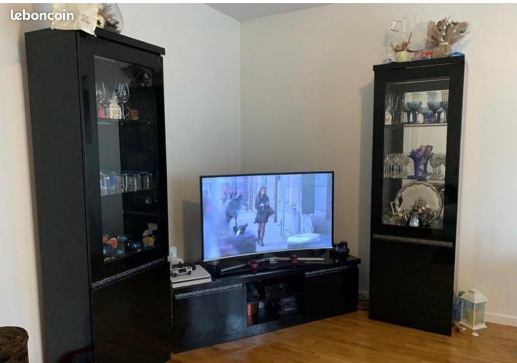 Meuble Tv & vitrines (image 1)