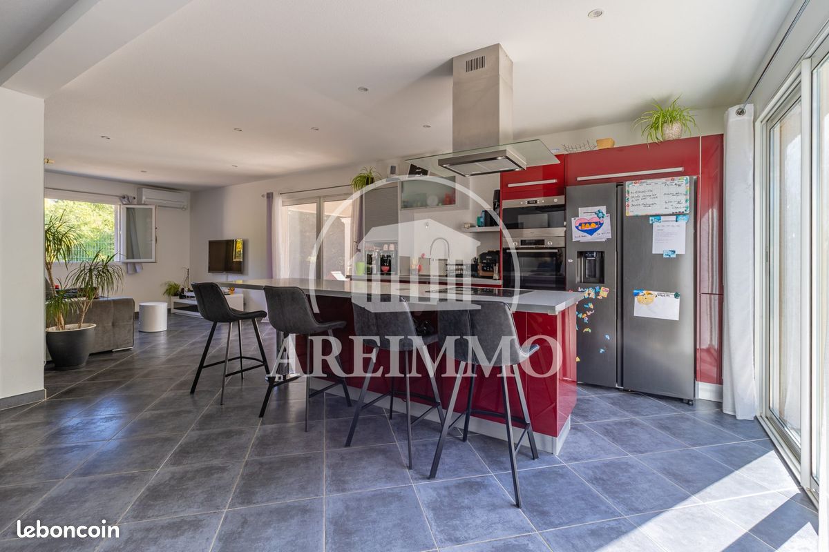 Maison 6 pièces 117 m² · à Saint-Bauzille-de-Putois · 117 m² · 329 000 €
