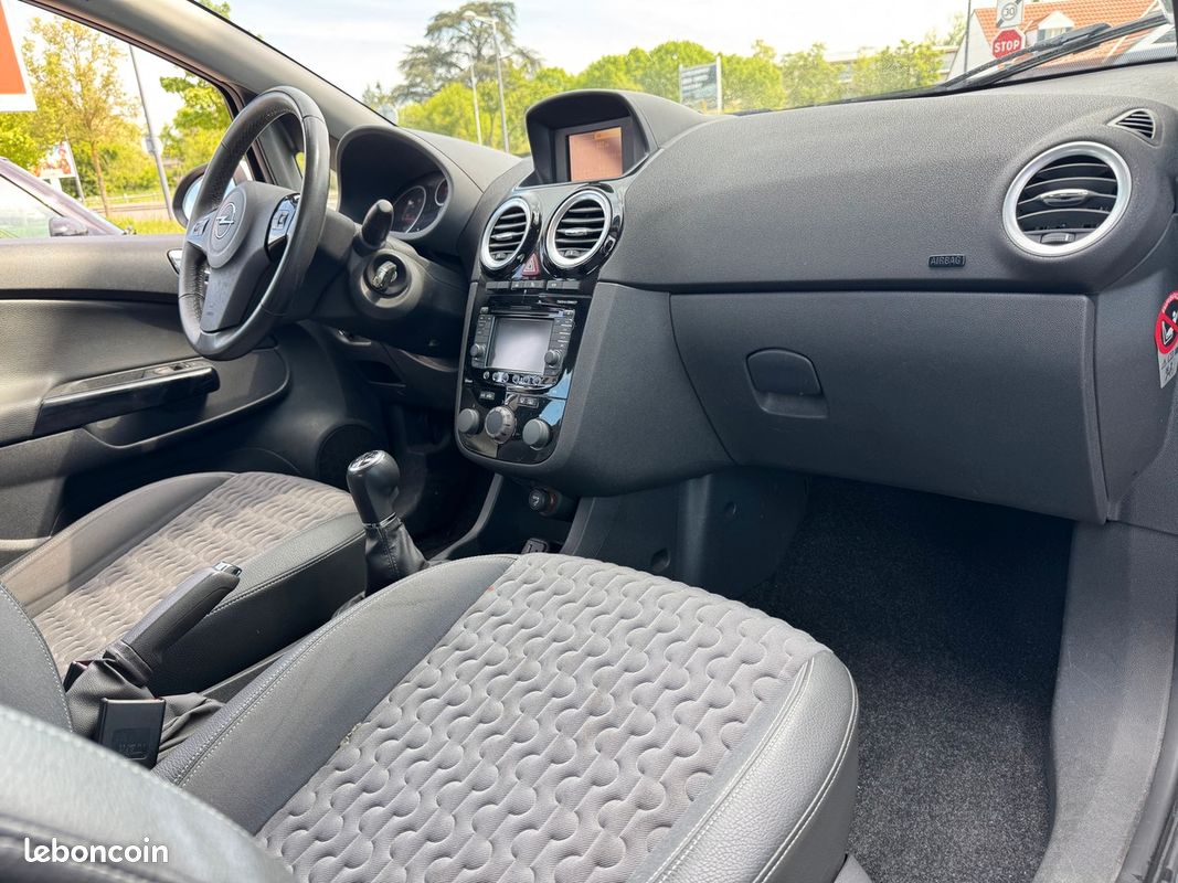 Opel Corsa PHASE 2 1.4 essence Ecoflex 100 chs (image 8)