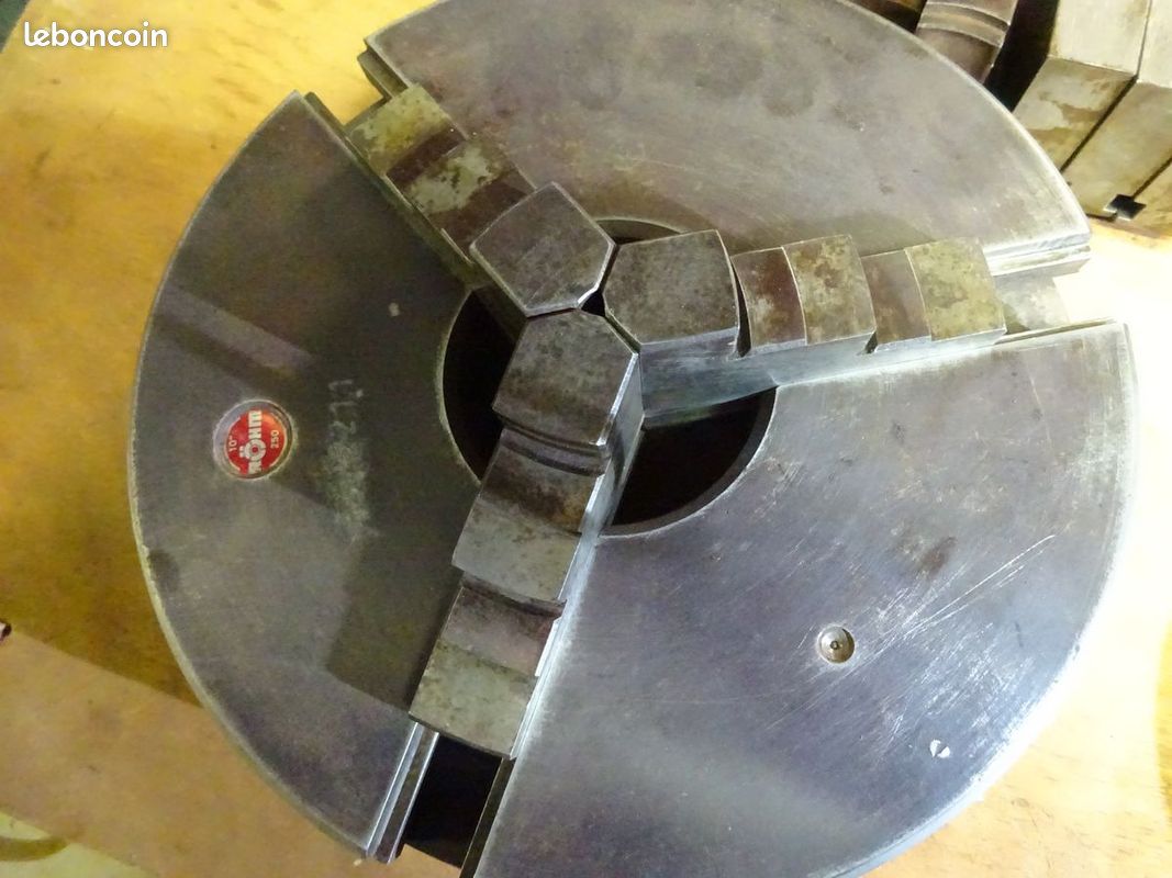 Mandrin 3 mors, marque "pro" ROHM, Ø 250mm, acier, serrage concentrique, avec mors durs monoblocs inter et exter + 2 jeux mors doux (image 1)