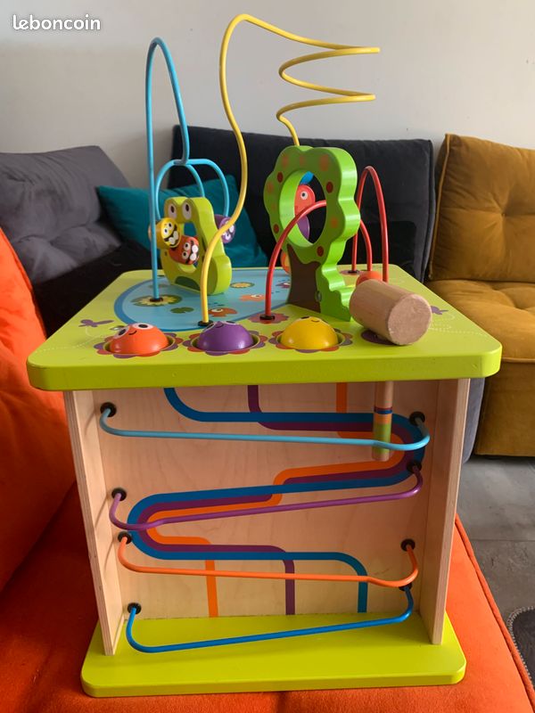 Grand cube d’activité bébé HAPE (image 1)