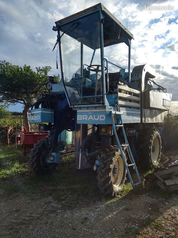 Machine à vendanger BRAUD 2420 (image 1)