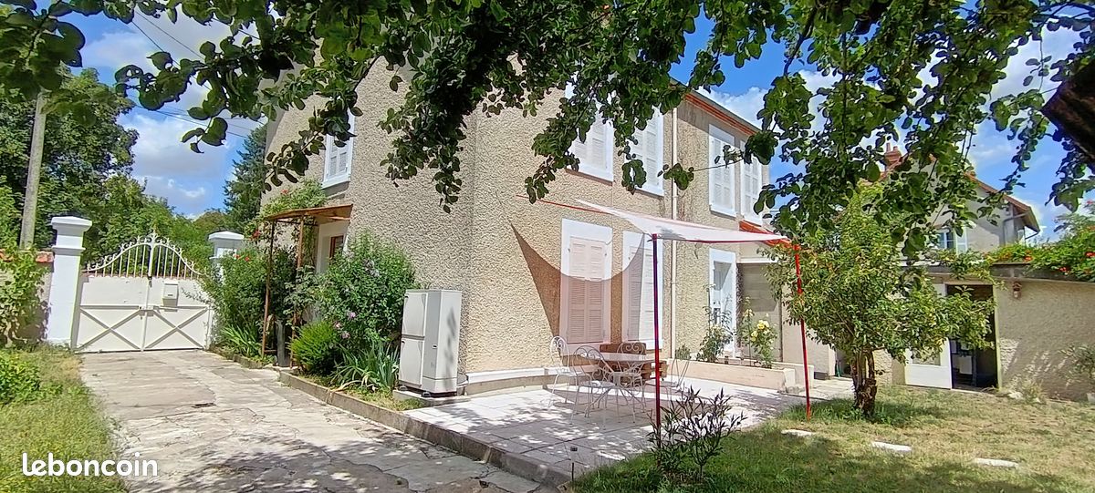 Maison 6 pièces 135 m² · à Cosne-Cours-sur-Loire · 135 m² · 1 100 €