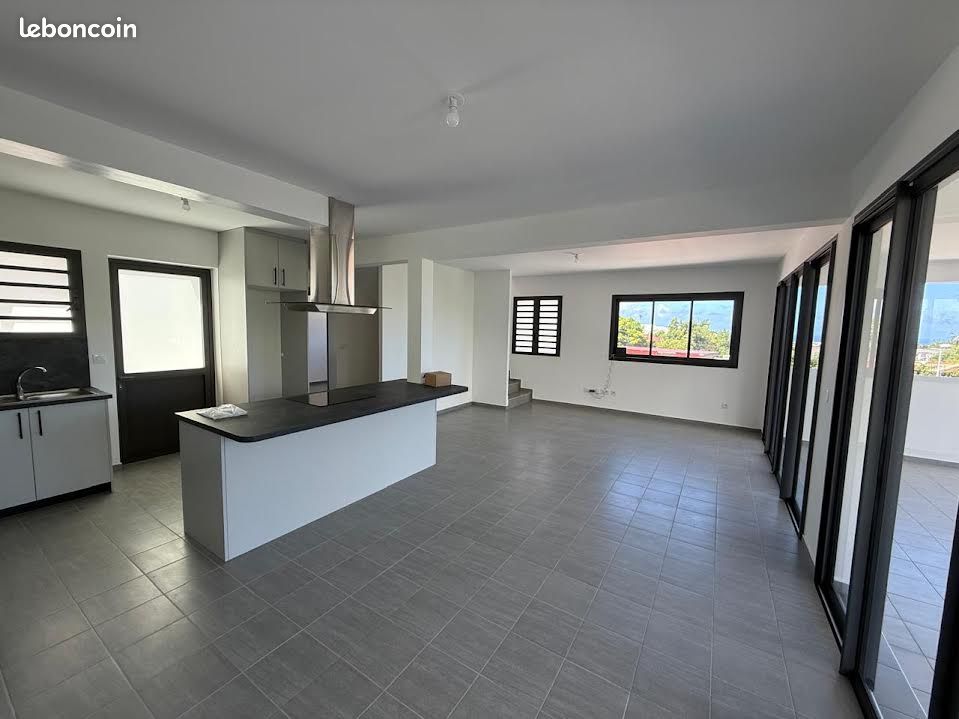 Maison 5 pièces 180 m² · à Saint-Pierre · 180 m² · 2 200 €/mois
