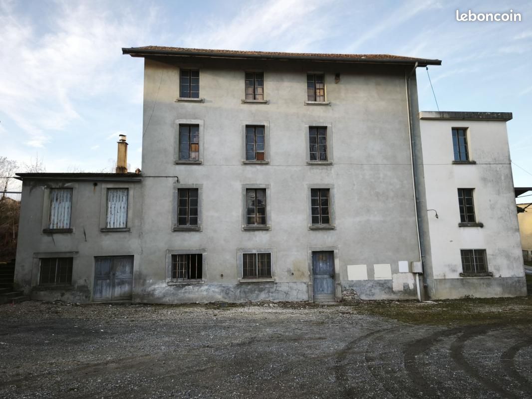 Maison 4 pièces 440 m² · à Amancy · 440 m² · 270 000 €