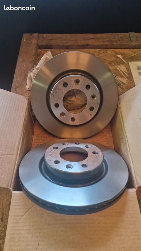 Disques De Frein Brembo Neufs – Réf. 09.C285.11 (jamais Utilisés