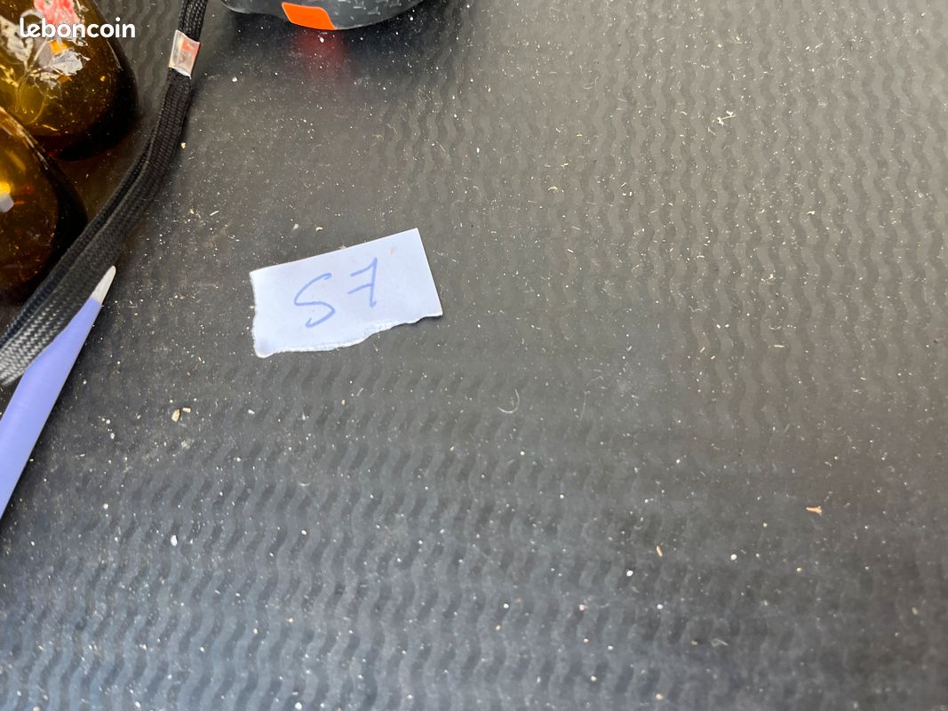 Petit chaudron décoratif en cuivre sur trépied (image 7)