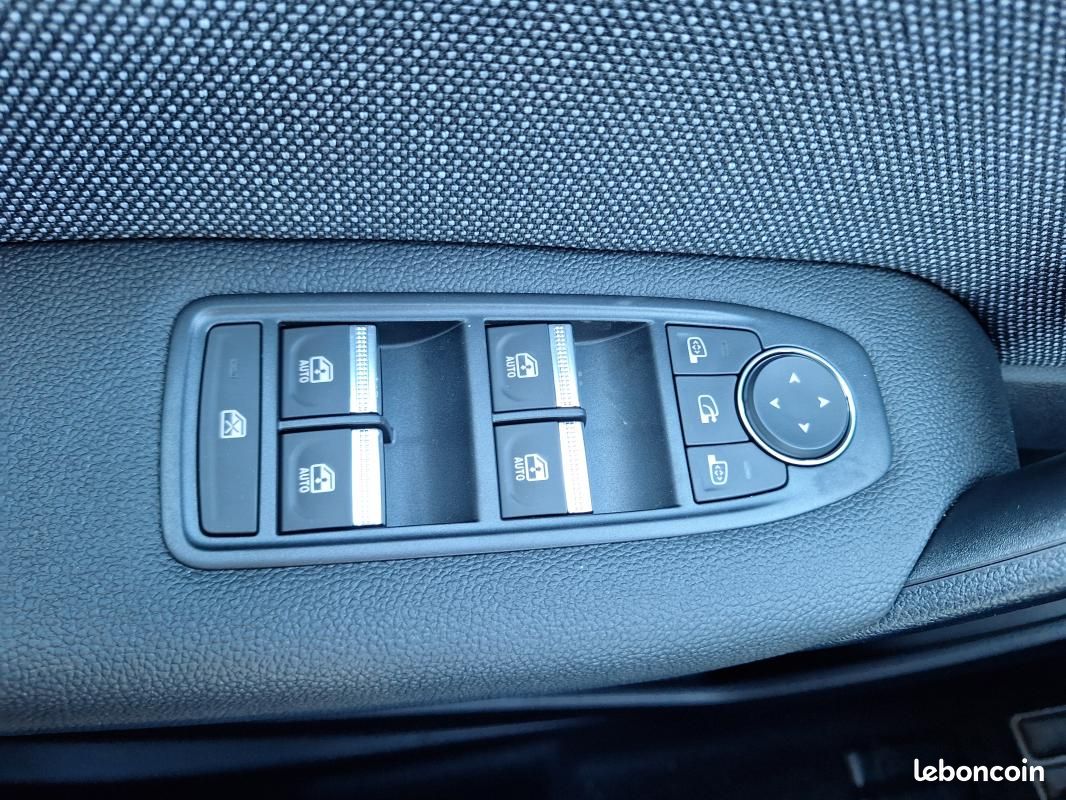 Renault Captur mild hybrid 160 EDC Techno (image 16)