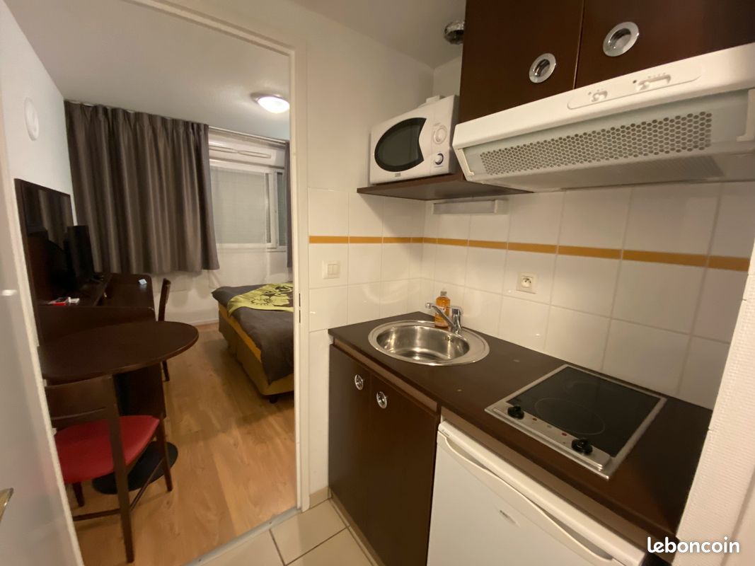 Studio 20 m2 meublé - Idron 64320 (image principale 2)