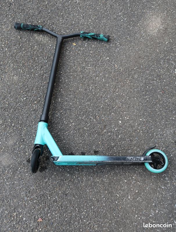 Trottinette Freestyle Blunt One S3 Blue – Pour Enfants Jusqu’à 1,40 M, Guidon Chromoly 4130, Deck Alu 6061-T6, Roues 110mm 86A, Débutant