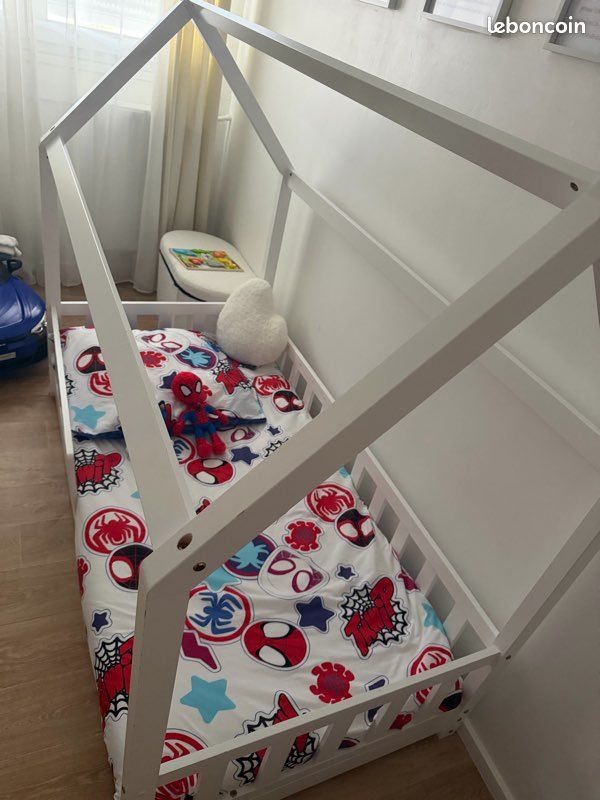 Lit cabane avec matelas neuf (image 2)