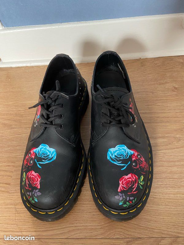 Doc Martens Basses Motifs Fleurs Crânes Chaussures