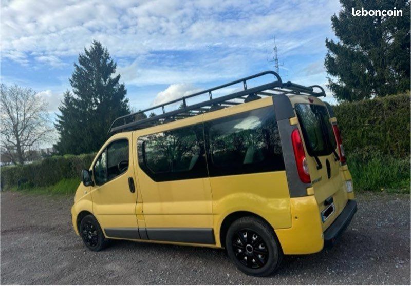 Renault Trafic (image 1)