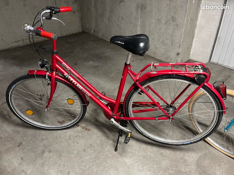 Vélo Ville Femme MBM – 28 Pouces – 6 Vitesses – Cadre Aluminium – Bleu Ciel