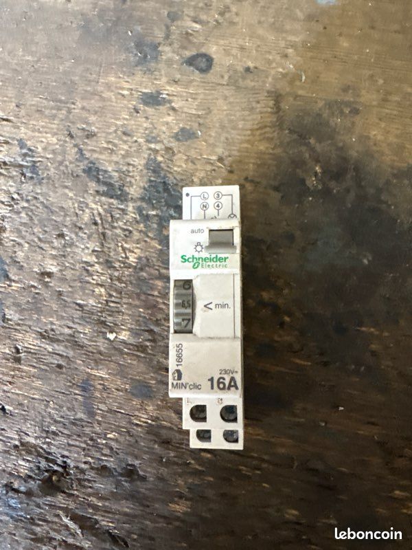Minuterie Schneider electric 16 À (image 1)