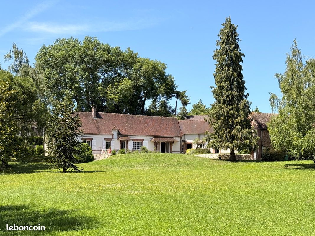 Maison 6 pièces 195 m² · à Cherisy · 195 m² · 650 000 €