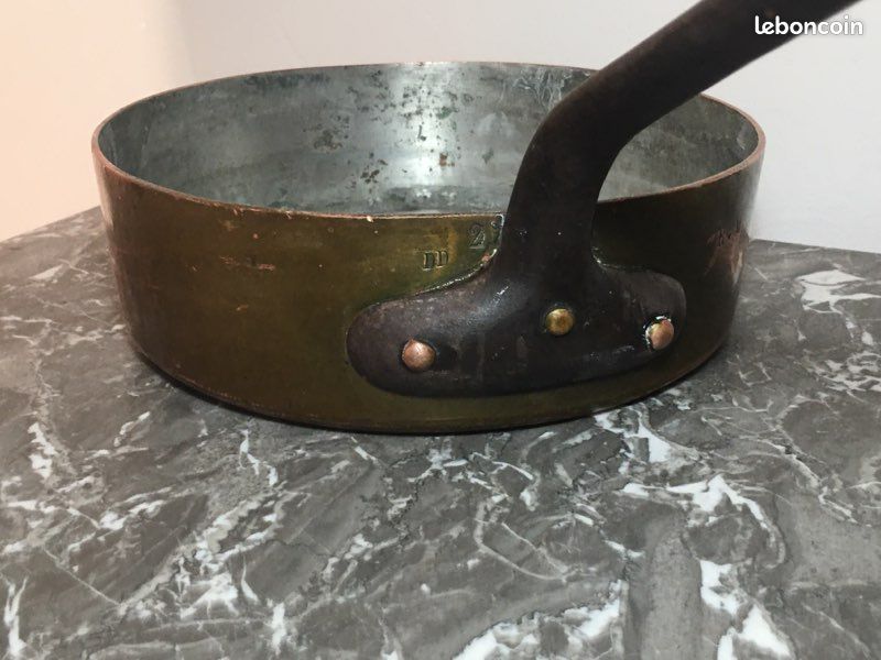 Ancienne sauteuse en cuivre (image 4)