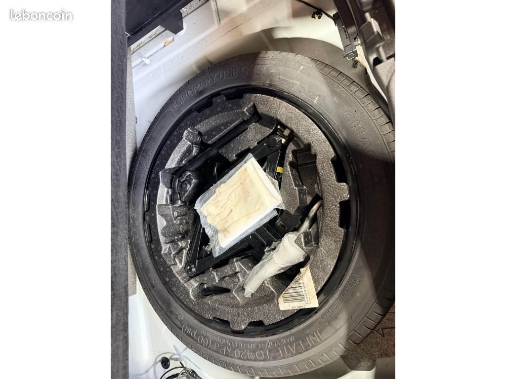 VOLVO XC40 D4 AWD 190 ch Geartronic R-Design- Toit ouvrant- Harman/Kardon- Keyless (image 35)