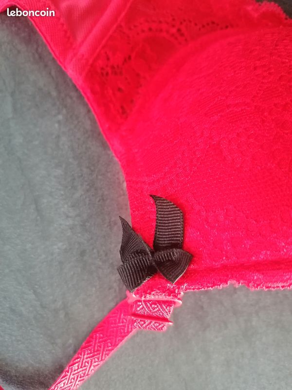 Soutien gorge rouge taille 90B (image 9)