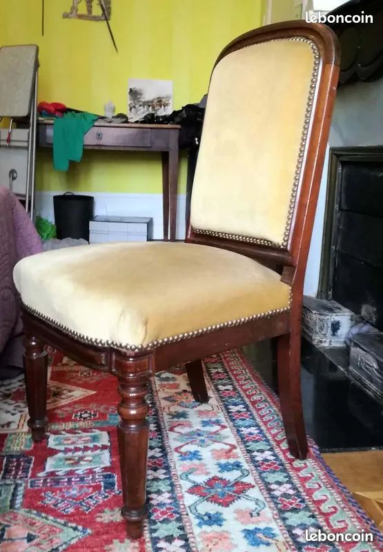 Paire de chaises anciennes - assise et dossier en velours (image 2)