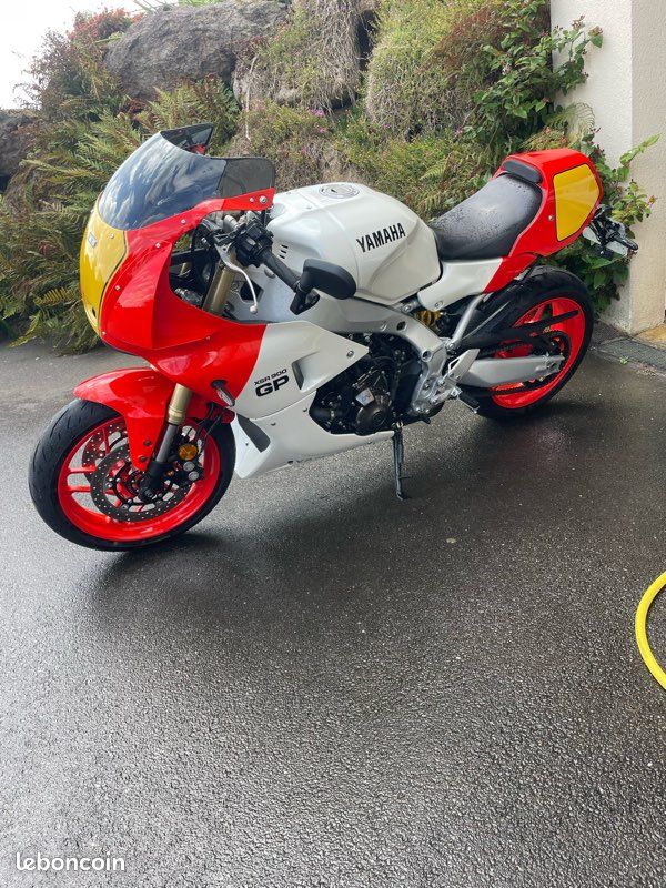 Yamaha XSR 900 GP - full option + pack racer complet - akrapovic (image 3)