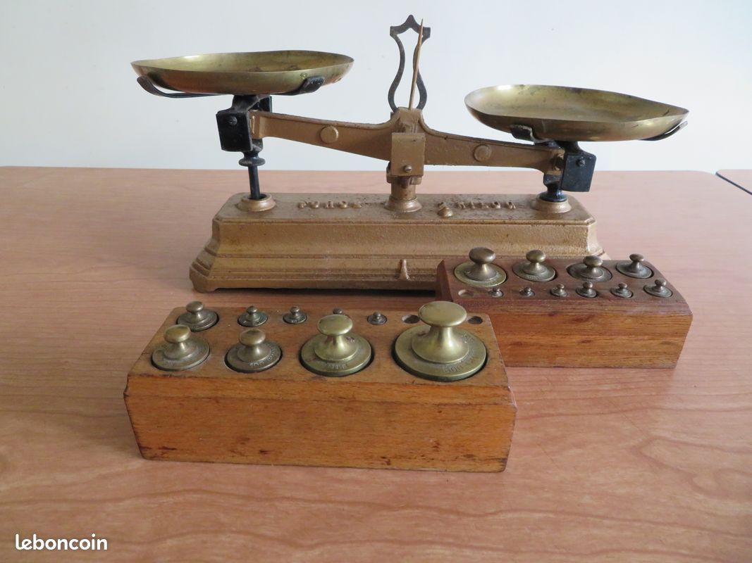 Balance ancienne (image 1)