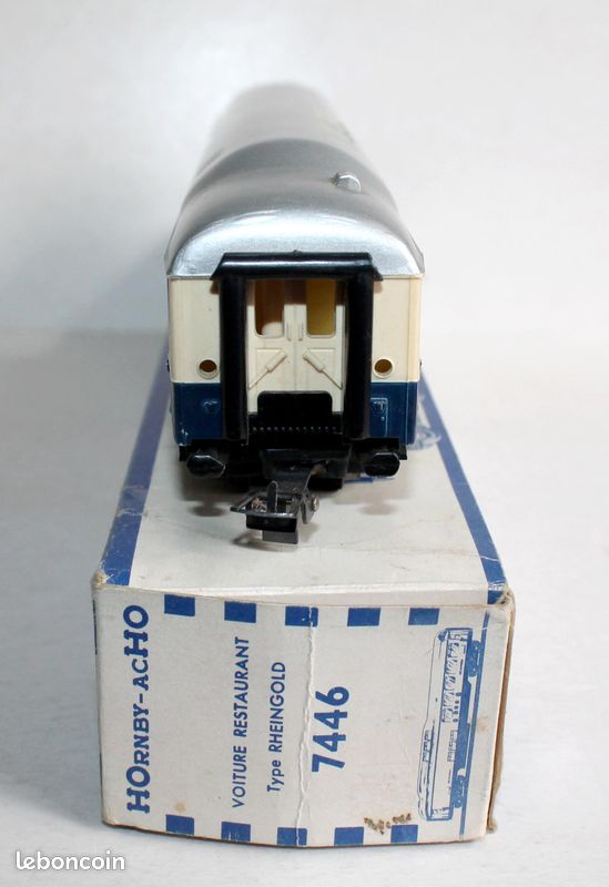 Lot de 3 voitures voyageurs JOUEF & Hornby échelle HO
