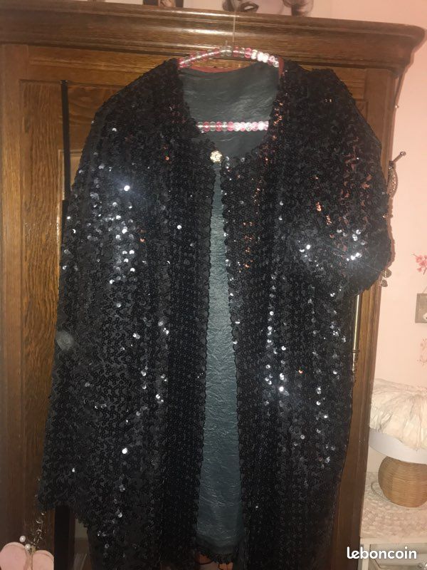 Veste noire pailletée à la main doublée (image 1)