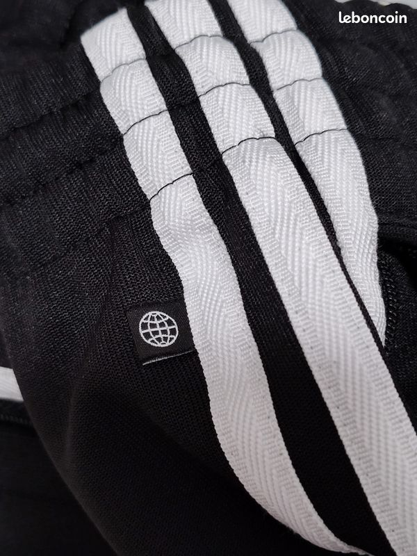 Ensemble adidas authentique, jamais porté. Acheté 140 (image 13)