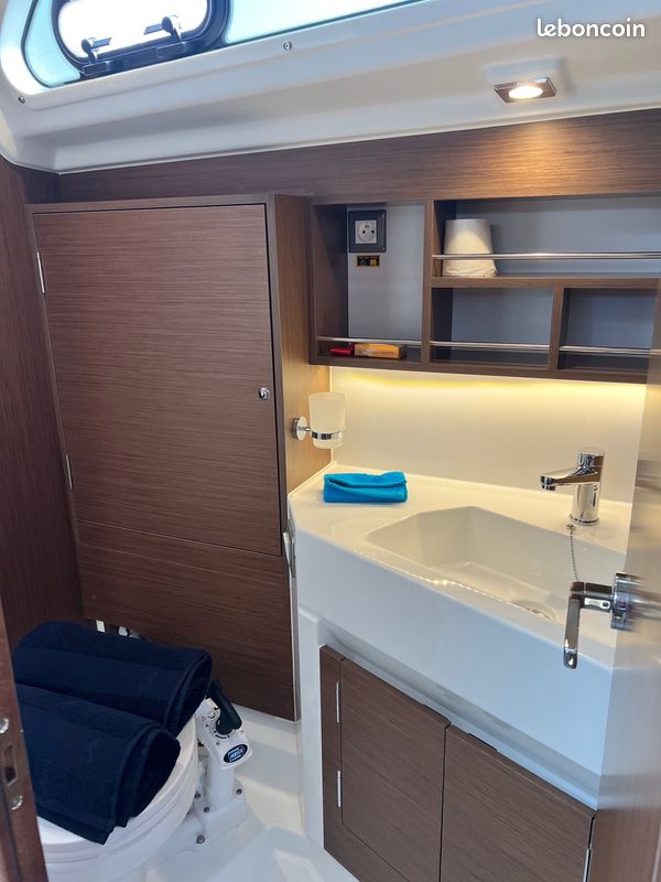 BENETEAU Oceanis 34.1 (image 10)