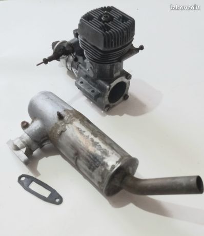 MOTEUR THERMIQUE AVION SUPER TIGRE V51 pas bloqué, avec hélice MOTEUR THERMIQUE AVION SUPER TIGRE V51 pas bloqué, avec hélice