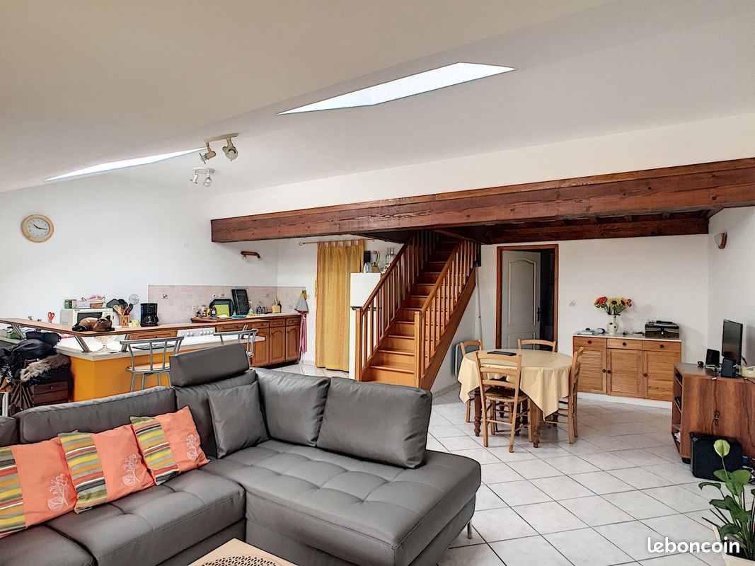 Appartement 3 pièces 73 m² · à Châtillon-sur-Chalaronne · 73 m² · 690 €/mois