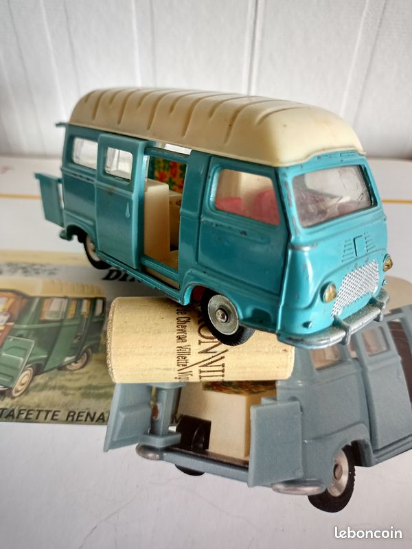 DINKY TOYS Réf 565a Renault Estafette Camping Car 1965 ETAT NEUF
