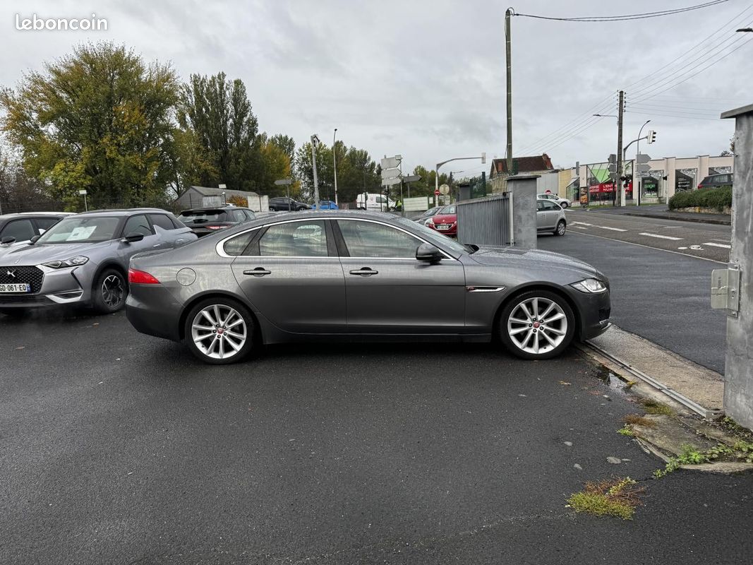 JAGUAR XF 2.0 D - 180 BVA S&S Prestige Gps + Camera AR + Clim (image 6)