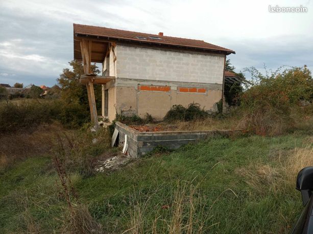 Jolie maison campagne atypique vue dégagé 120 a 150 m2 avec travaux a finir