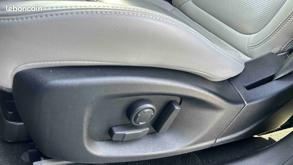 JAGUAR E-Pace P300e ch PHEV AWD BVA R-Dynamic S (image 26)