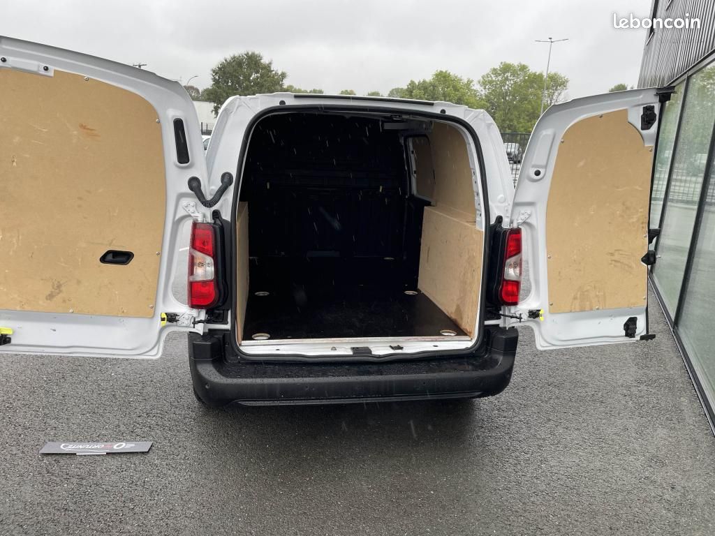 PEUGEOT PARTNER long 950KG 1.5 BlueHDi S&S - 100 3pl III FOURGON Pack Asphalt Connect XL (image 16)