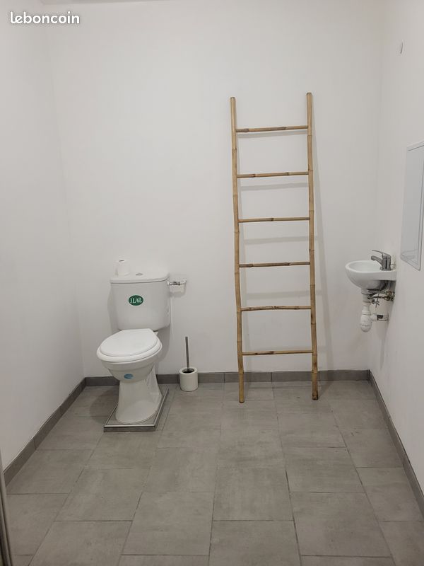 Local commercial 2 pièces 80 m² · à Serres · 80 m² · 500 €
