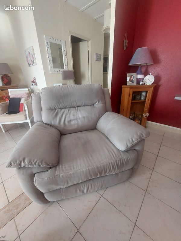 Cause déménagement vends fauteuil relax électrique (image 2)