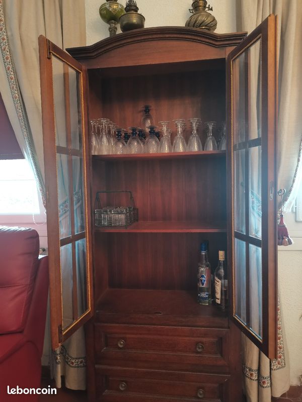 Vitrine ou vaissellier (image 1)
