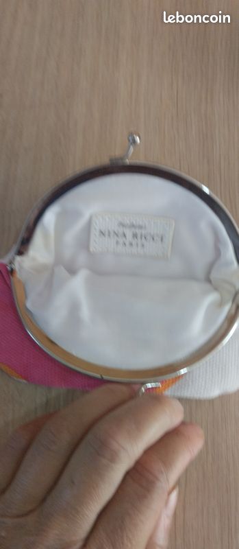 Grand Porte monnaie parfum Nina Ricci à clip mode collection (image 2)