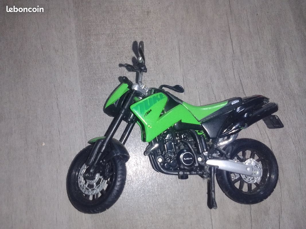 2 motos trails miniatures collections Maisto 1:18 (image 6)