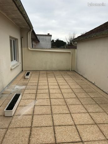 https://img.leboncoin.fr/api/v1/lbcpb1/images/98/ab/86/98ab861da76c775f7812701a398adde9c8e89e00.jpg?rule=ad-image