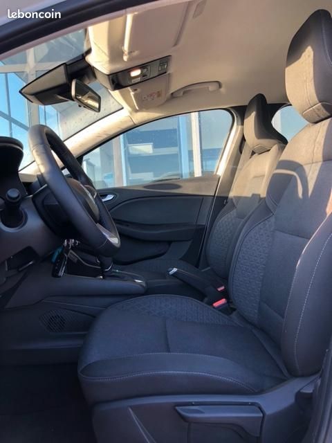 Renault Clio V E-Tech Full Hybride 145 Equilibre (image 3)