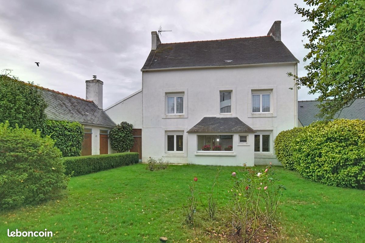 Maison 8 pièces 155 m² · à Quéménéven · 155 m² · 148 000 €