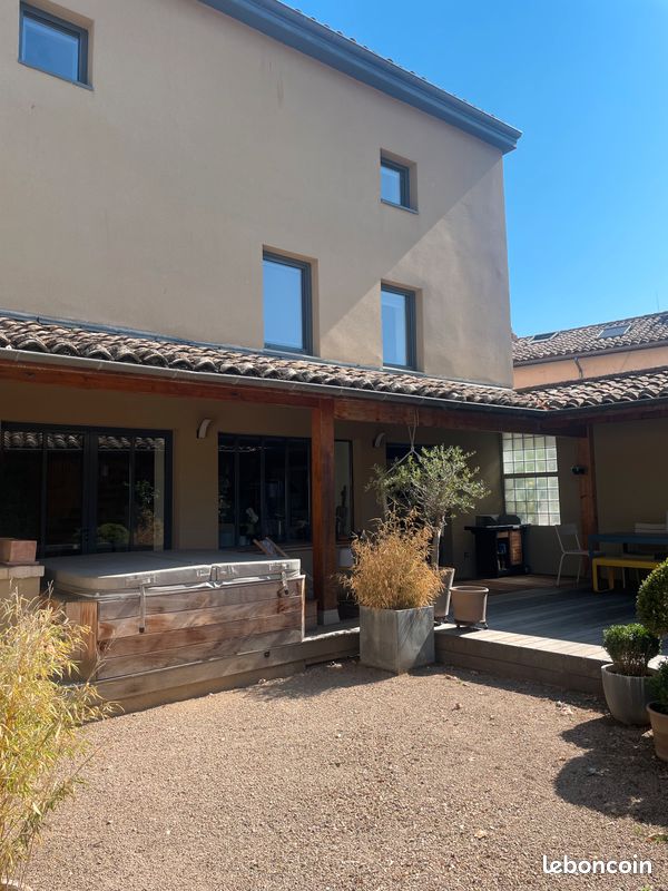 Maison 6 pièces 150 m² · à Belleville-en-Beaujolais · 150 m² · 430 000 €