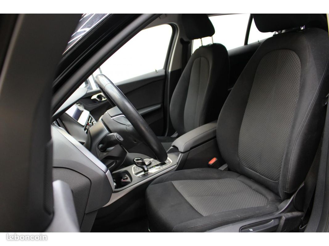 BMW SERIE 1 118d - BVA BERLINE F40 Lounge (image 30)