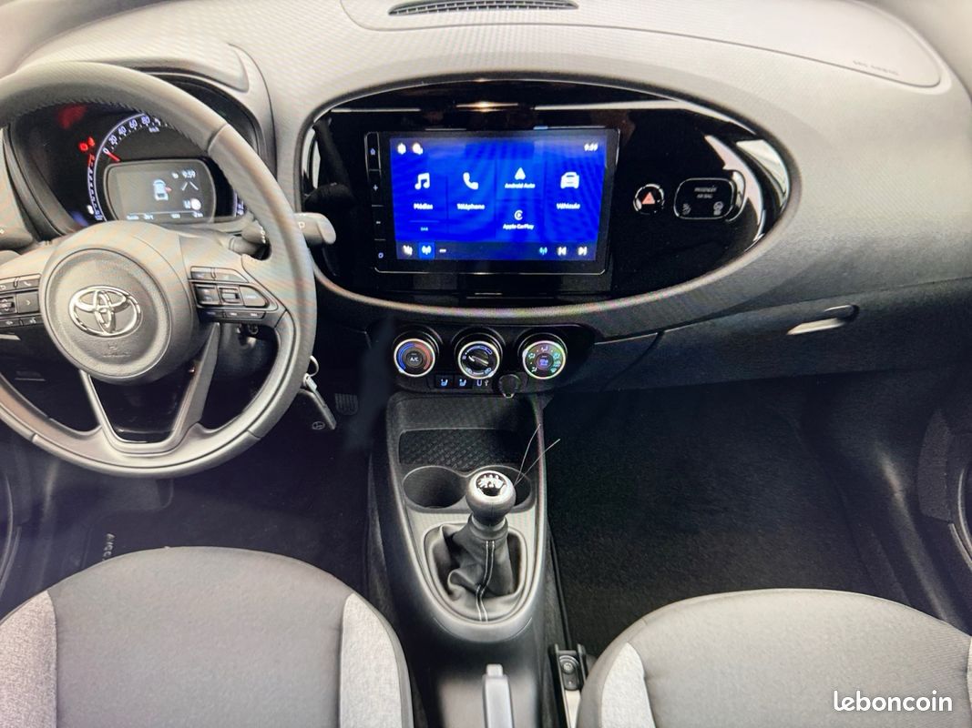 TOYOTA AYGO X Dynamic 72ch NEUVE - CarPlay - Caméra - Garantie Constructeur - Dès 280/mois (image 12)