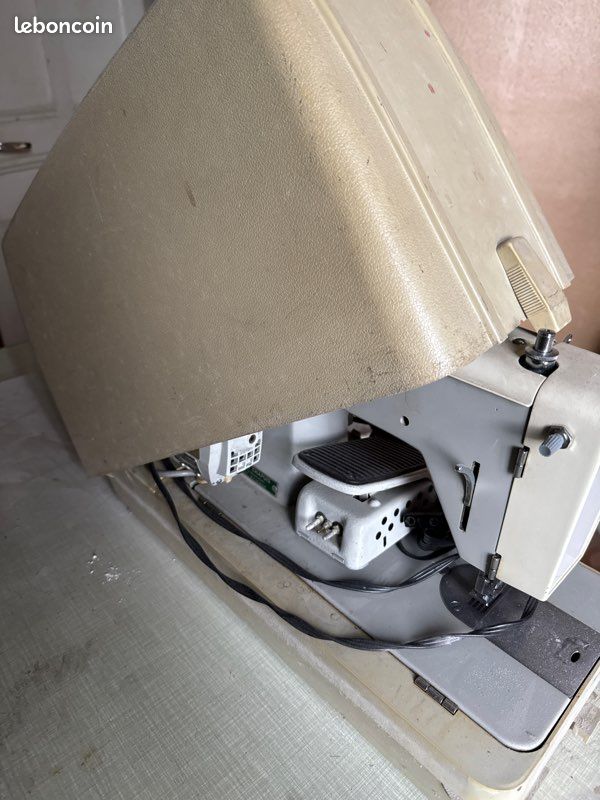 Machine à coudre (image 6)