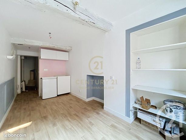 Studio 1 pièce 15 m² — 2